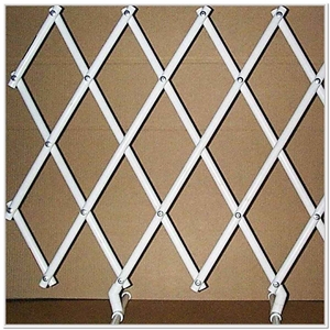 R505 - 5' PVC Folding Ring Gate with feet